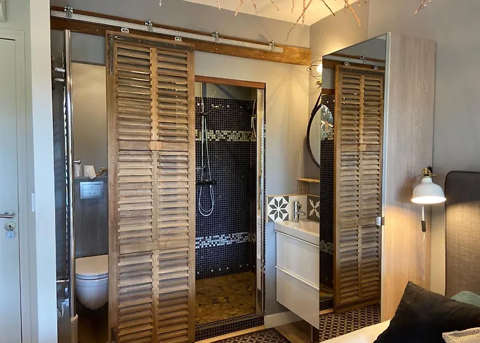 Villa 24 *